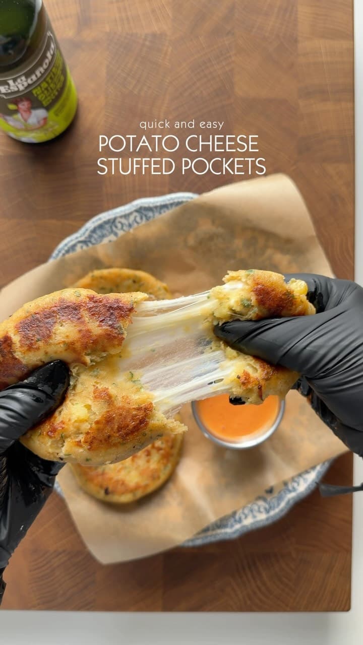 Taschine ripiene di formaggio al pane di patate
