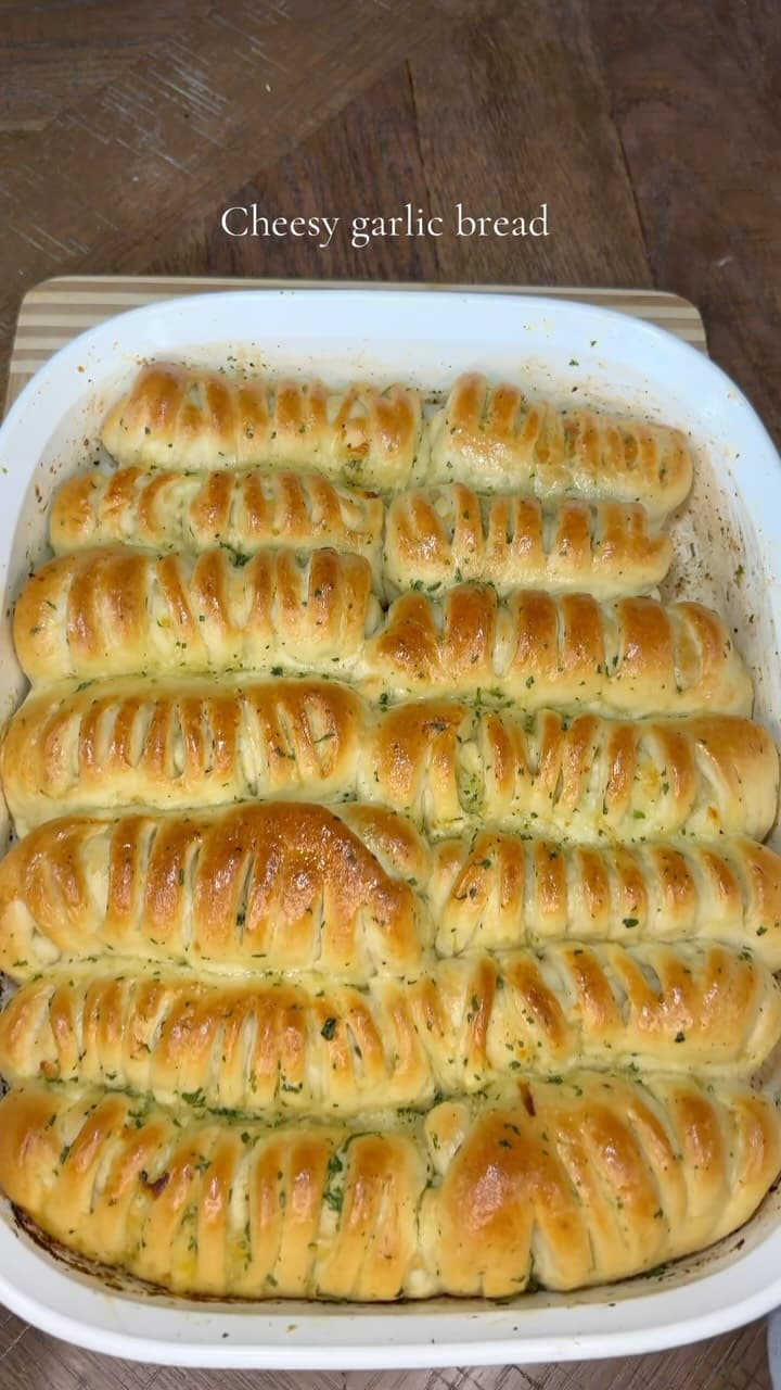 Peynirli Sarımsaklı Ekmek
