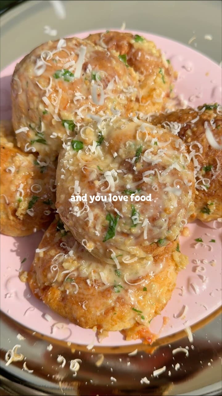 Garlic Parm Pizza Bombs