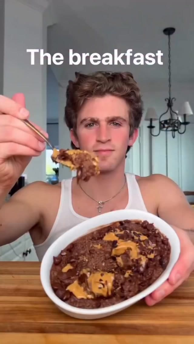 Brownie Batter Microwaved Oats