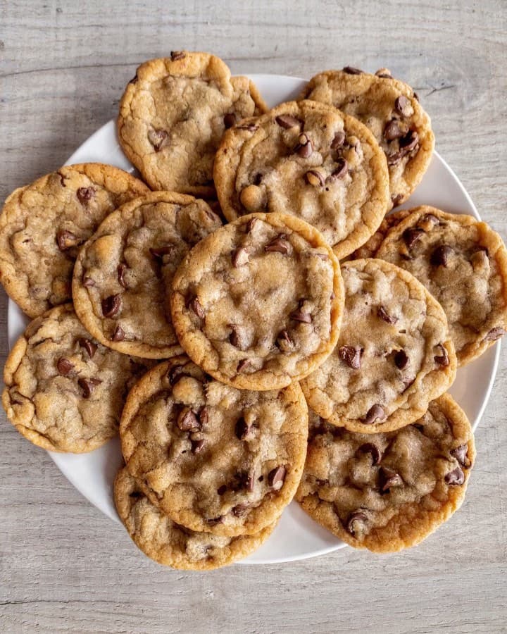 Soft & Chewy Chocolate Chip Cookies