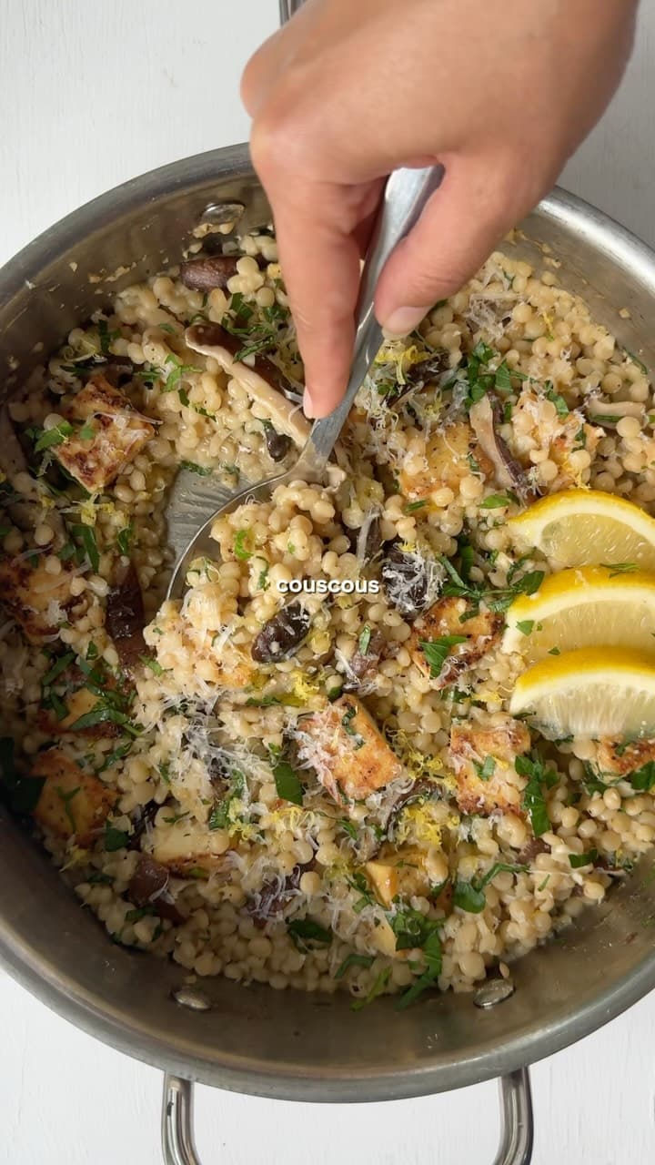 One-Pot Zitronen-Couscous mit knusprigem Tofu