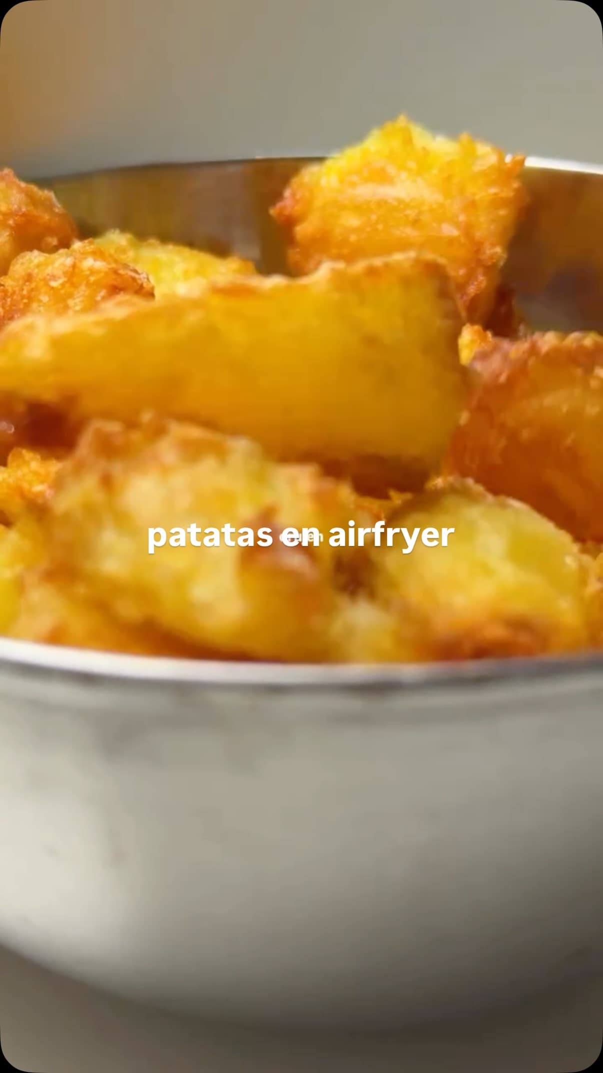 Patatas en airfryer con salsa gochujang