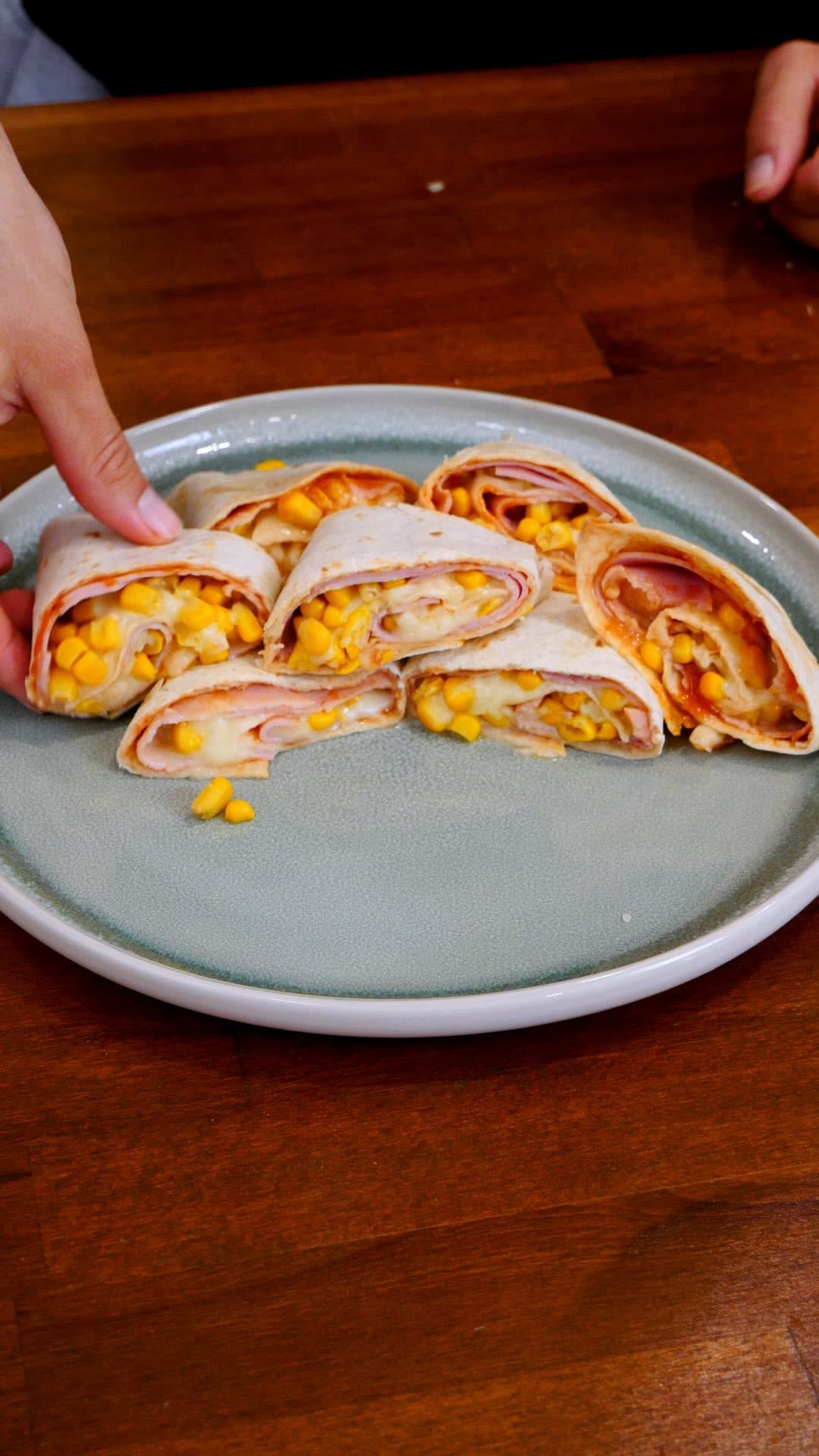 Sýrovo-šunkové rolky ve Fit tortille