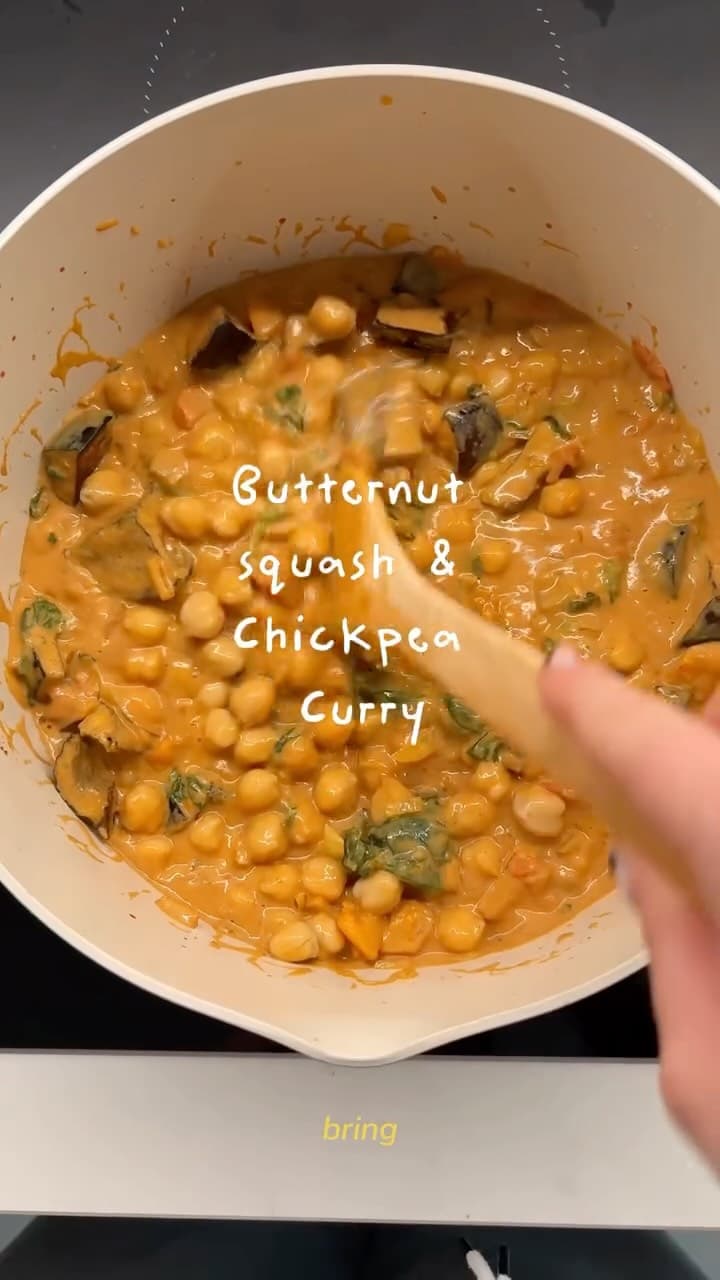 Veganes Kichererbsen-Curry mit Ofengemüse