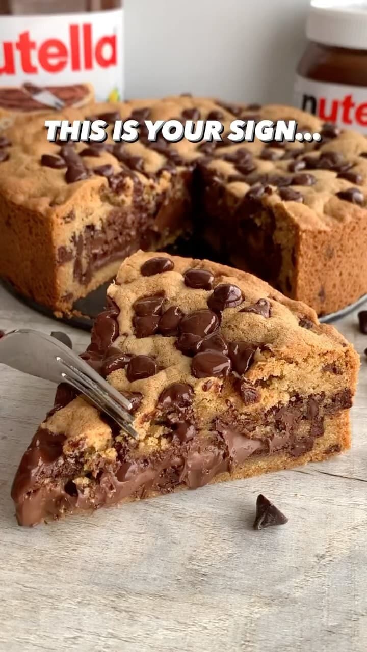 Nutella Stuffed Cookie Pie