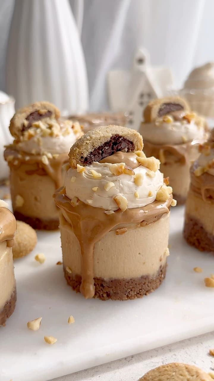 No-Bake Vegan Mini Kinder Bueno Cheesecakes
