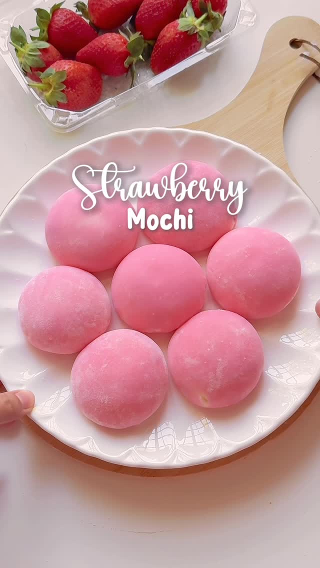 Mochi φράουλας με γέμιση τυριού κρέμας