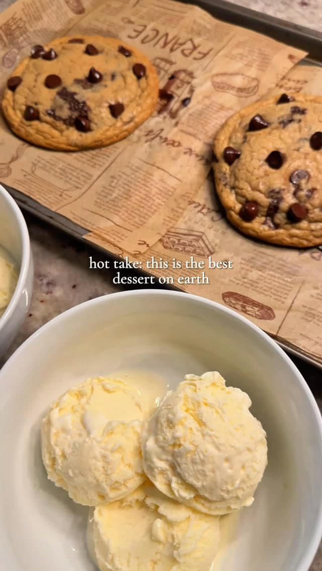 Warme Chocolate Chip Cookies met IJs