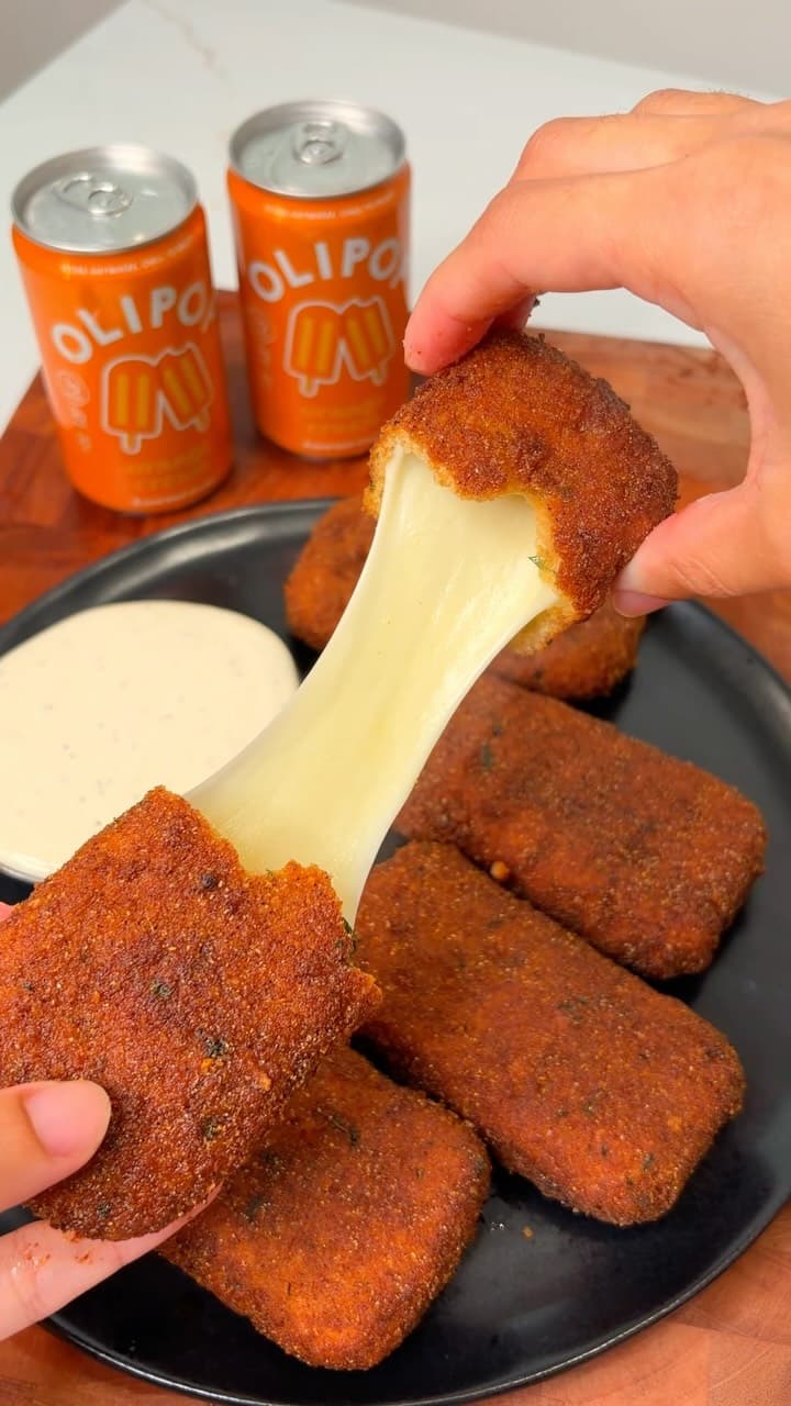 Nashville Hot Mozzarella Sticks