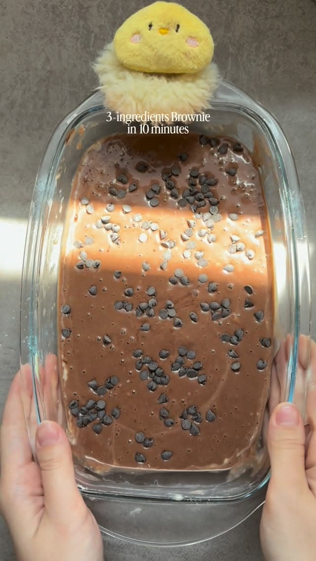 Brownie cu 4 ingrediente în 10 minute