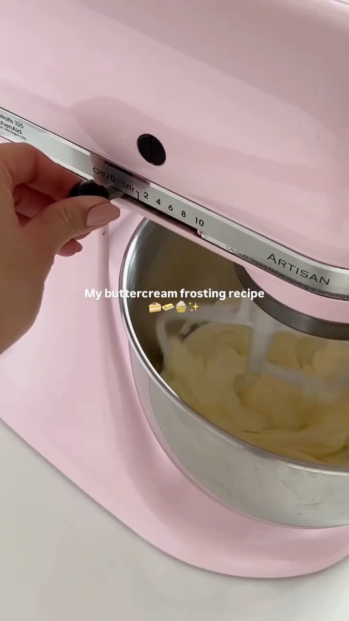 Classic Vanilla Buttercream Frosting