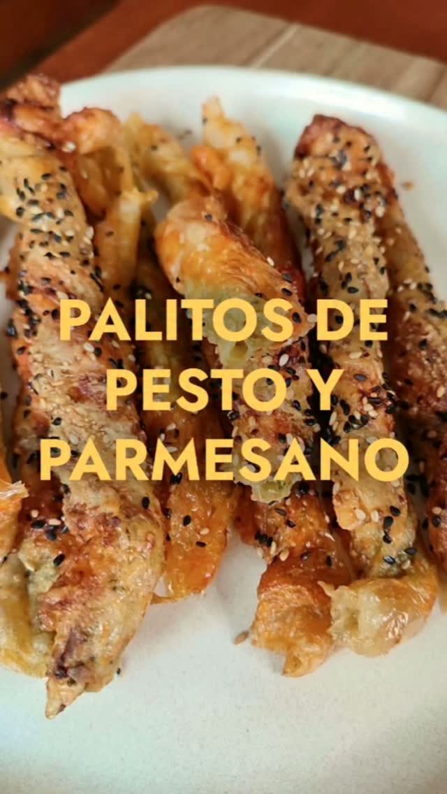 Palitos de pesto y parmesano