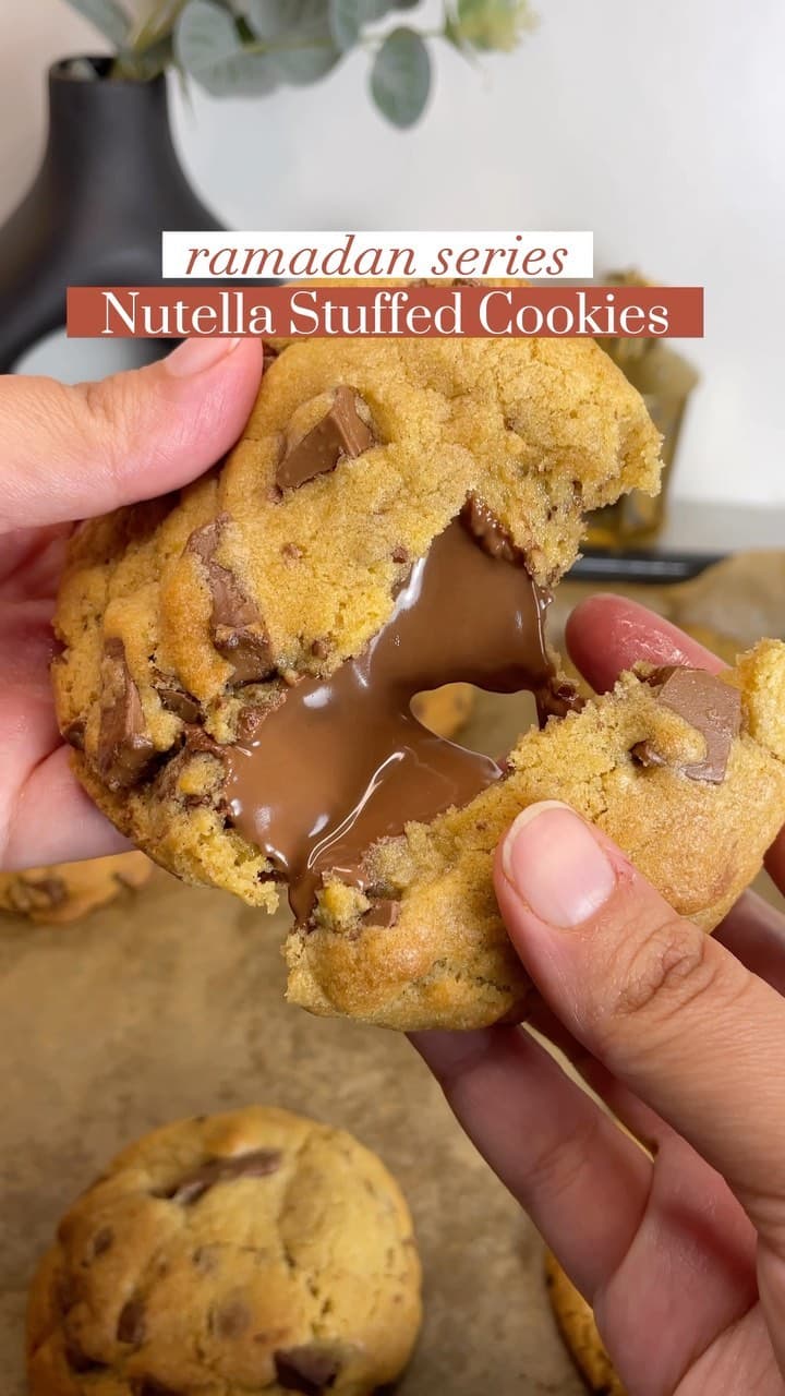 Nutella Stuffed Cookies