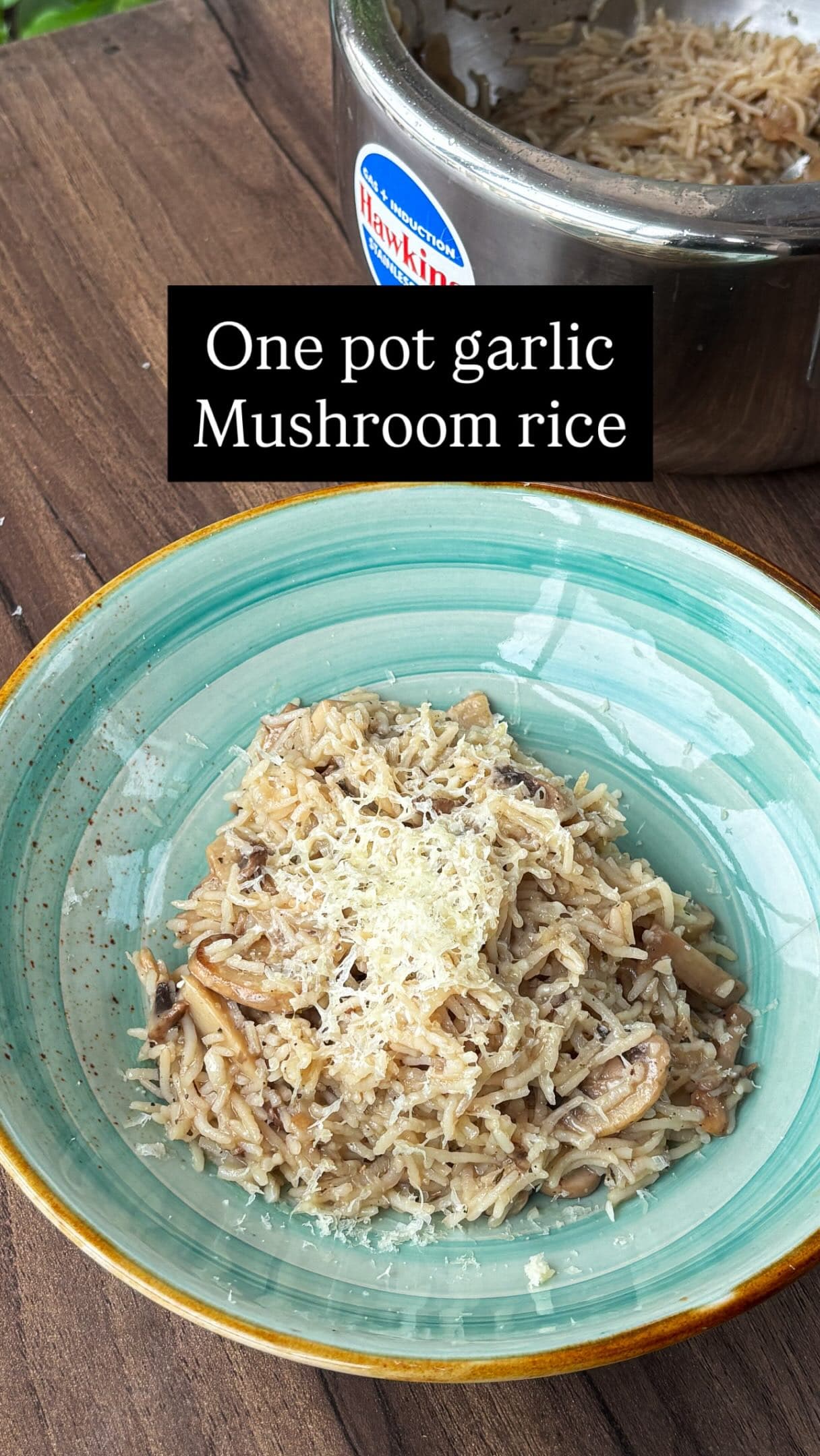 One Pot Garlic Mushroom Rice Bowl