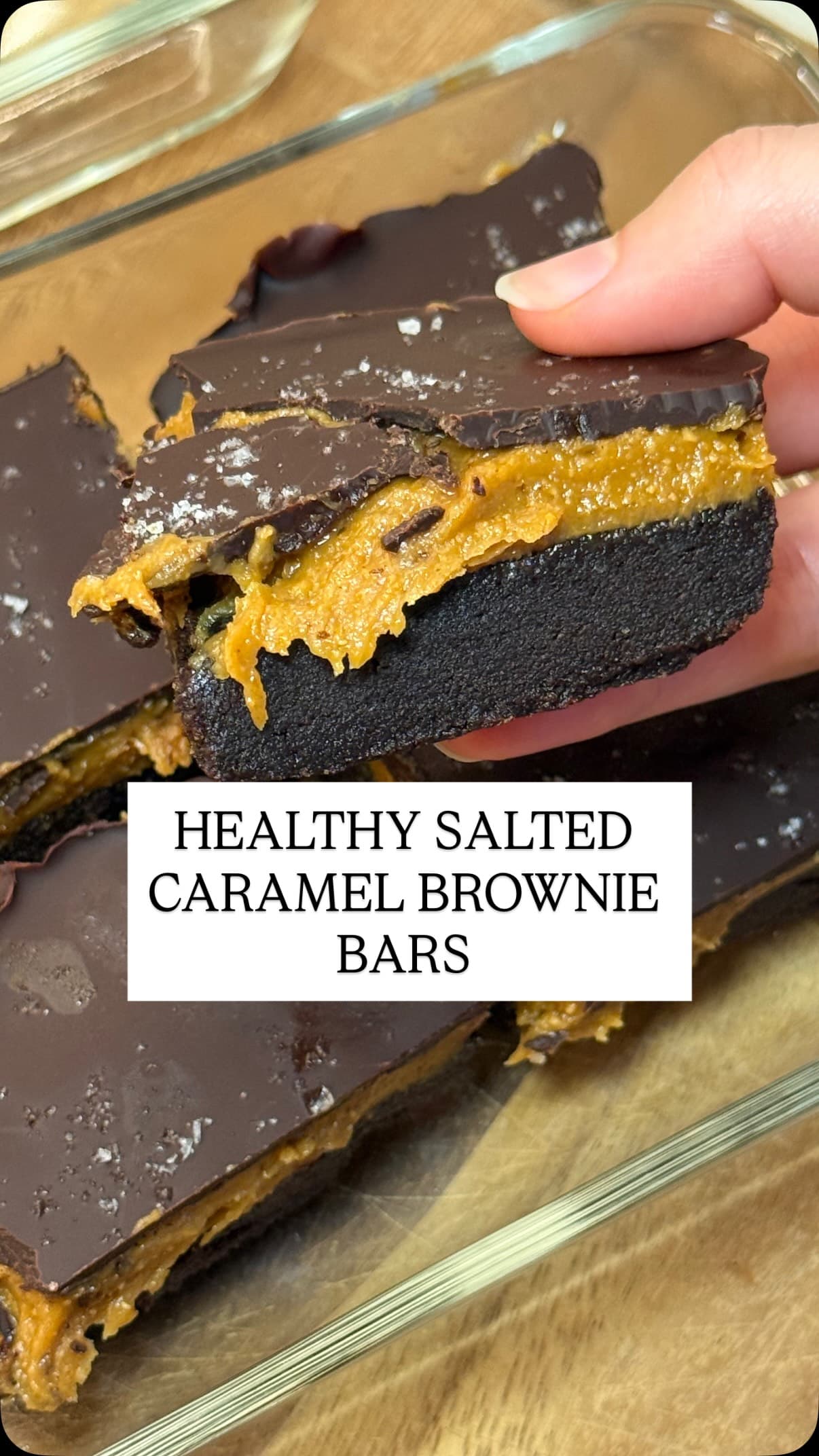 Brownie bars saludables con caramelo salado