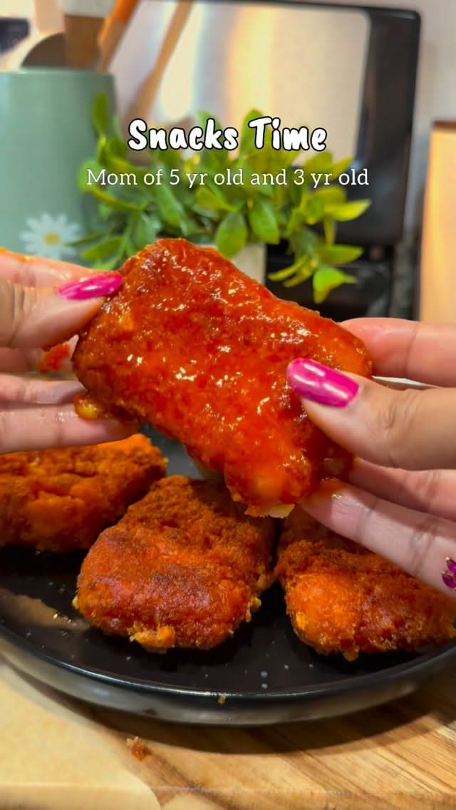 Nashville Hot Mozzarella Sticks