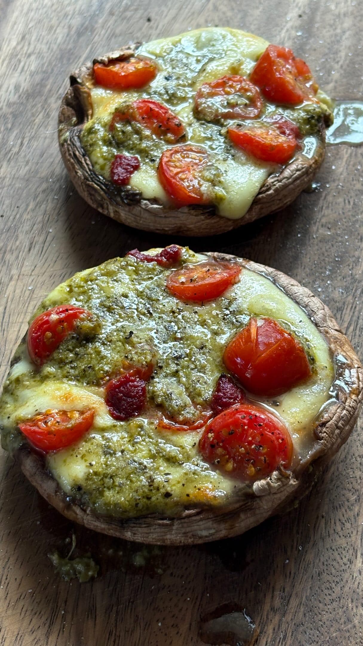 3 minuten cheesy pesto gevulde portobello