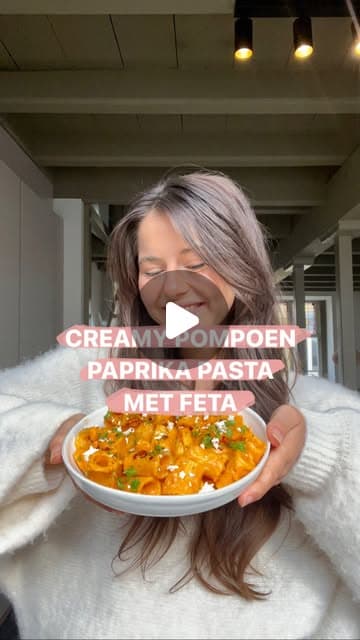 Romige pompoen paprika feta pasta