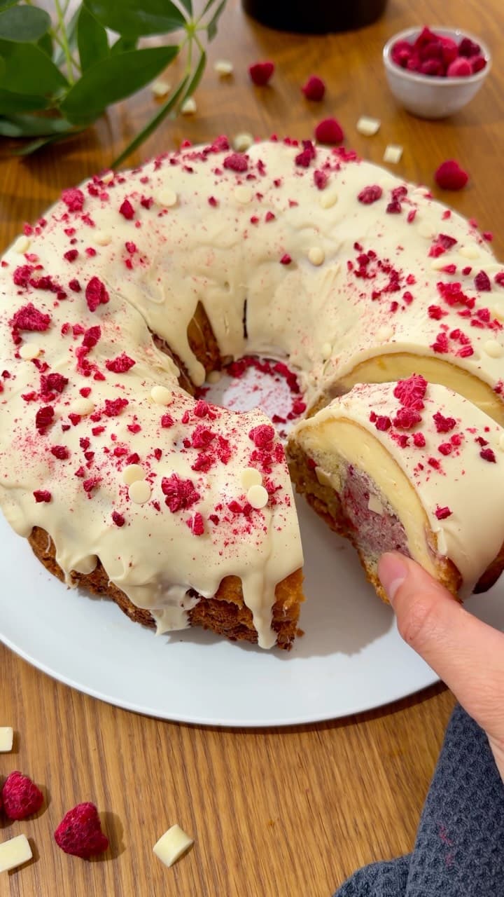 Gugelhupf mit Cheesecake-Füllung