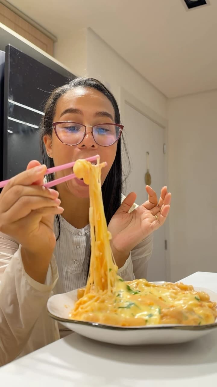 Topokki with Buldak Sauce and Cheese