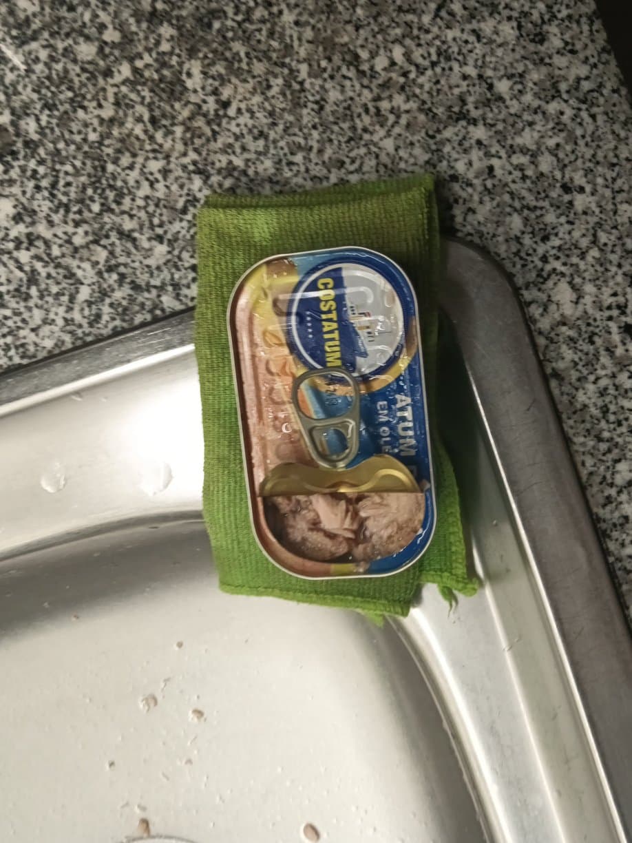 Sardinhas em conserva com limão