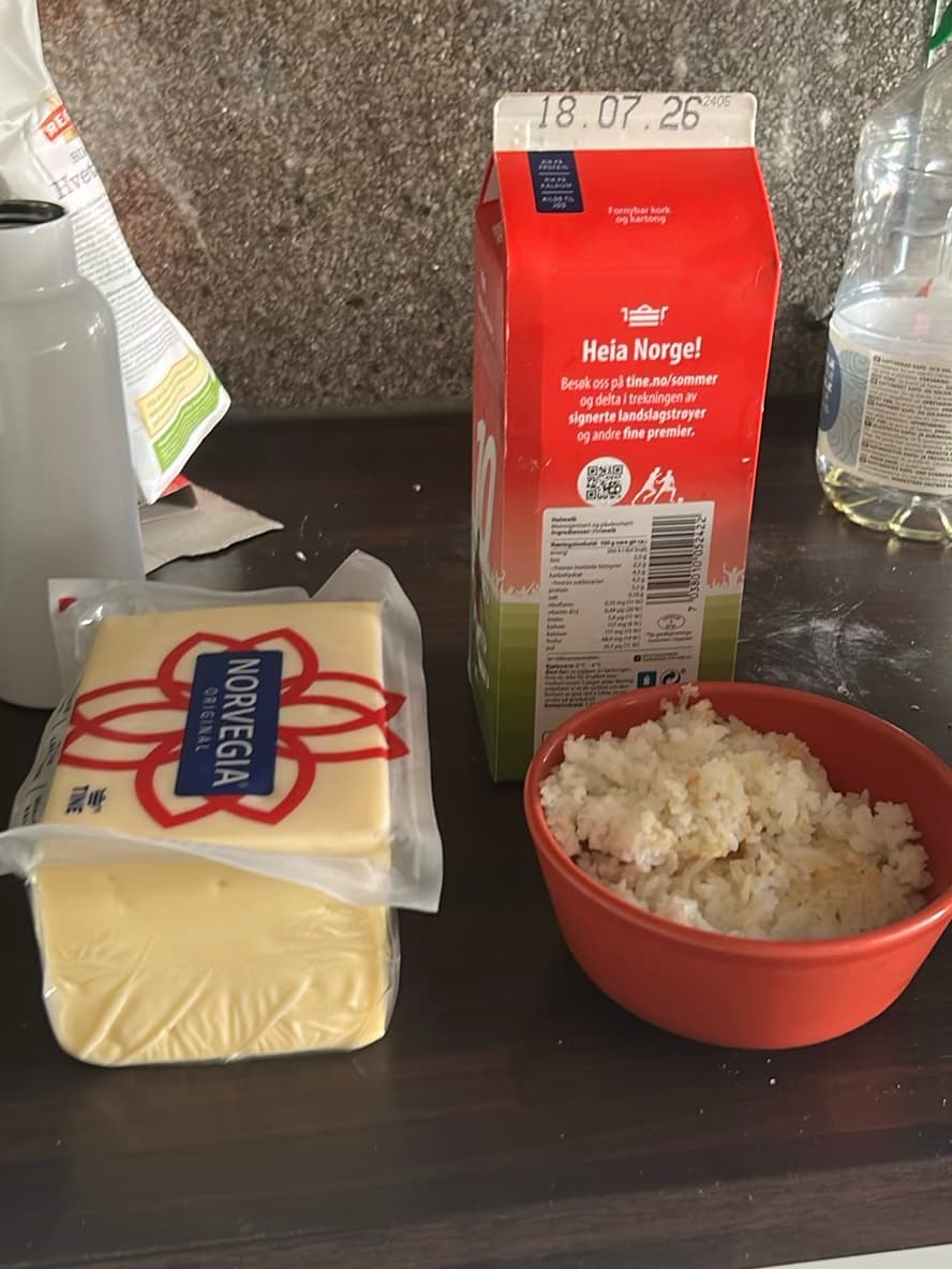 Ostesmeltet risgrøt