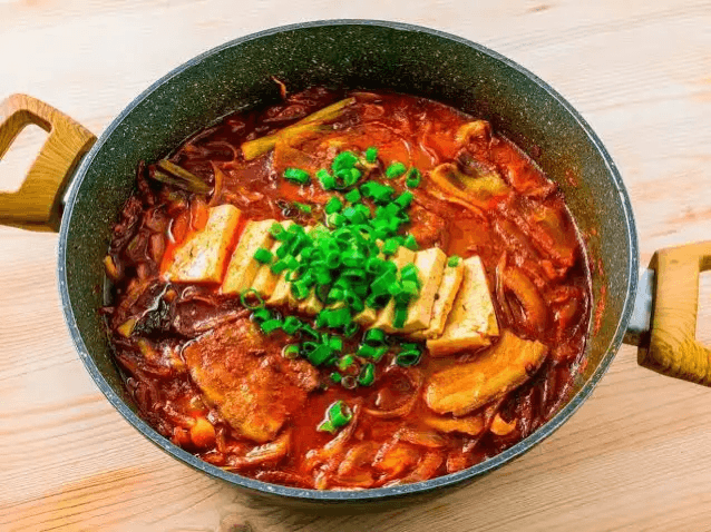 Estofado de kimchi (Kimchi-jjigae)