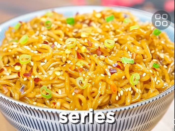 Creamy garlic butter noodles