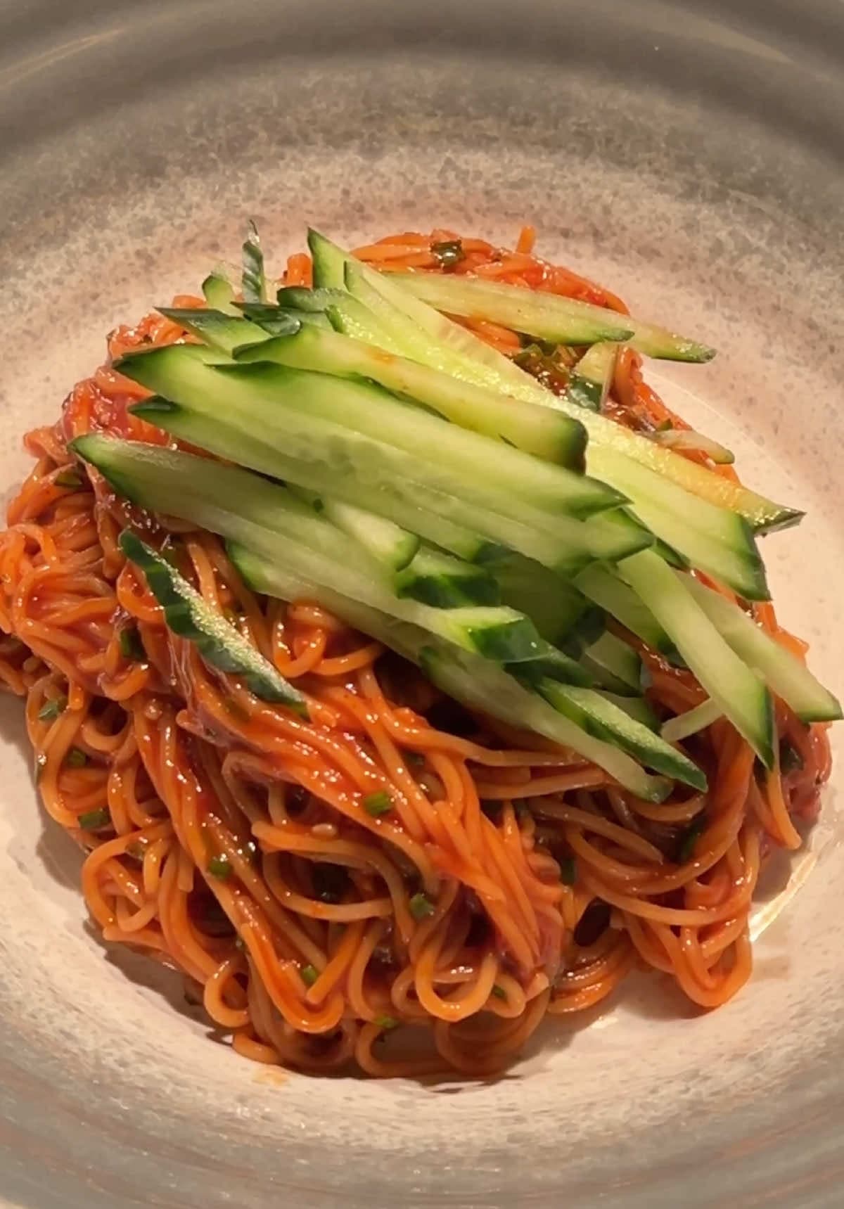 Bibim Guksu (Mì lạnh cay Hàn Quốc)