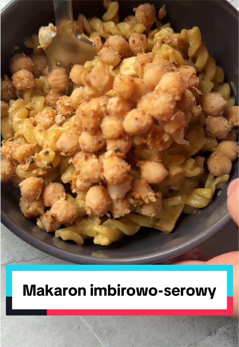 Wegański sos z wędzonym tofu