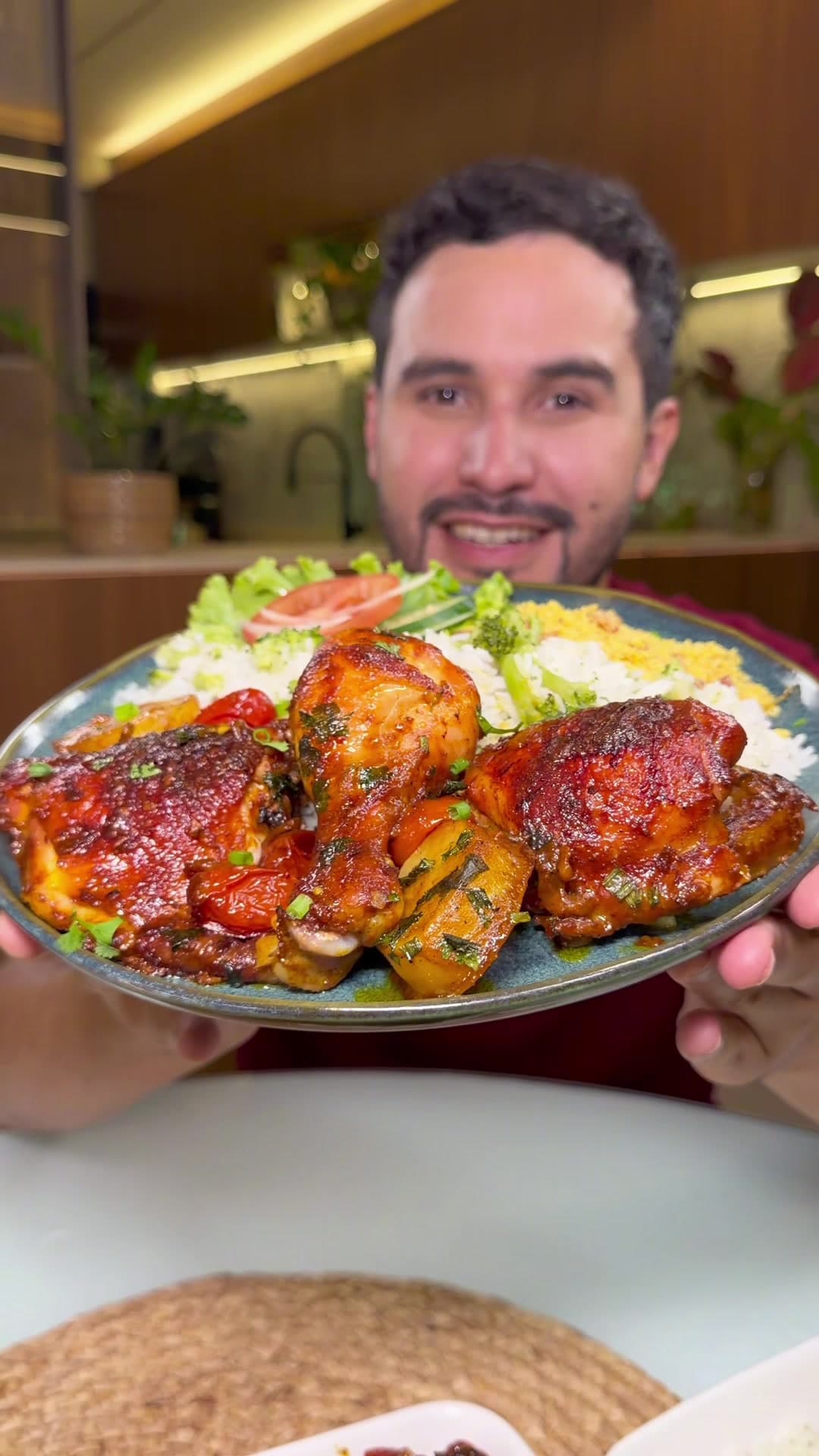 Frango assado no forno com batatas
