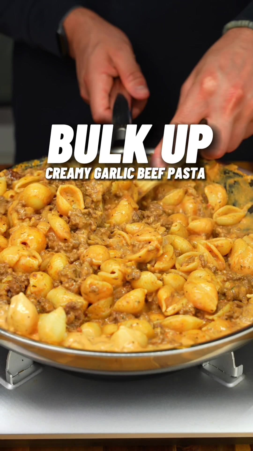 Krämig vitlöksköttspasta för bulking