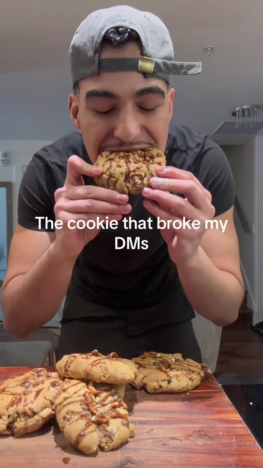 Best Soft & Crispy Chocolate Chip Pretzel Cookies