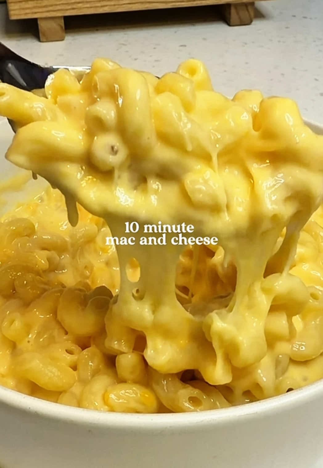 10 Minute Microwave Mac & Cheese