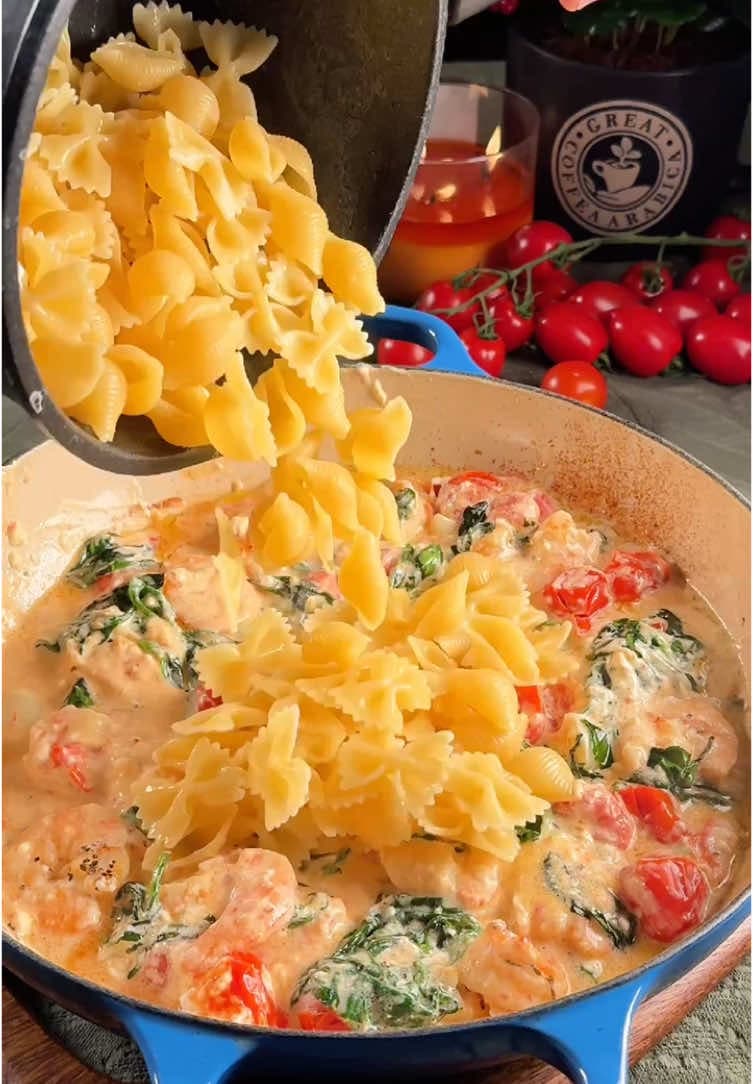 Pâtes crémeuses à la feta, ail et crevettes