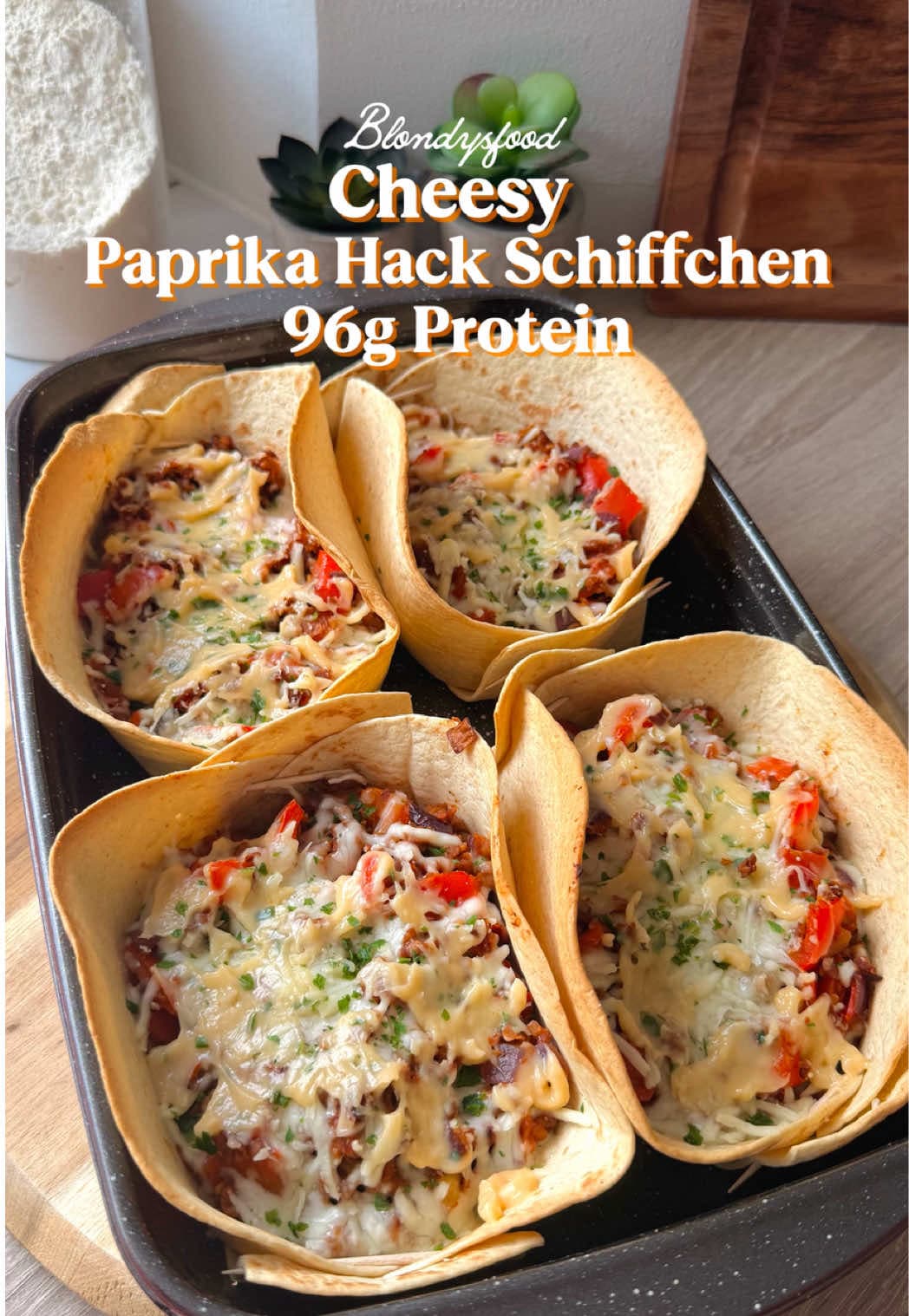 Cheesy Paprika Hack Schiffchen