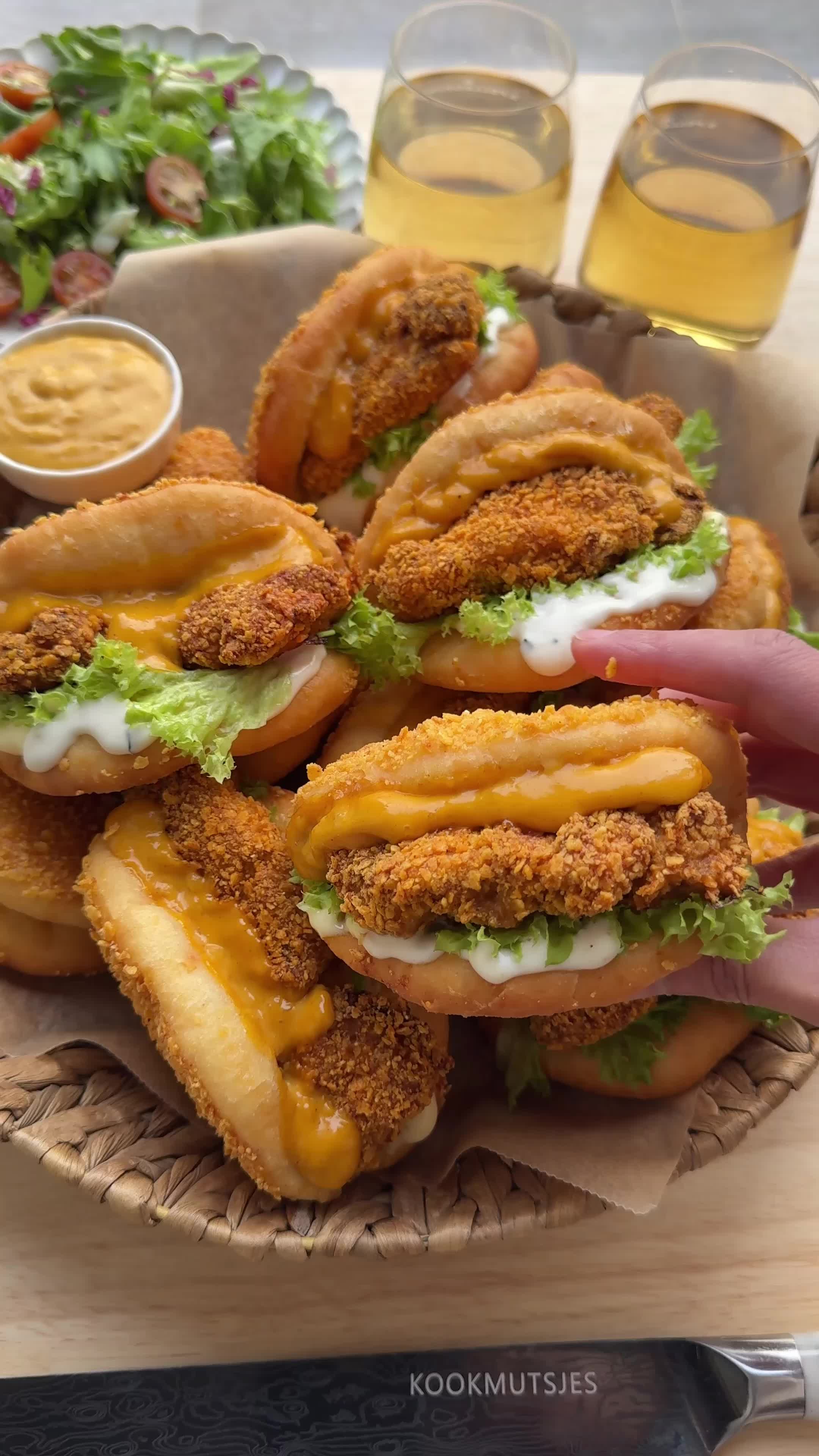 Hot Chili Chicken Burgers