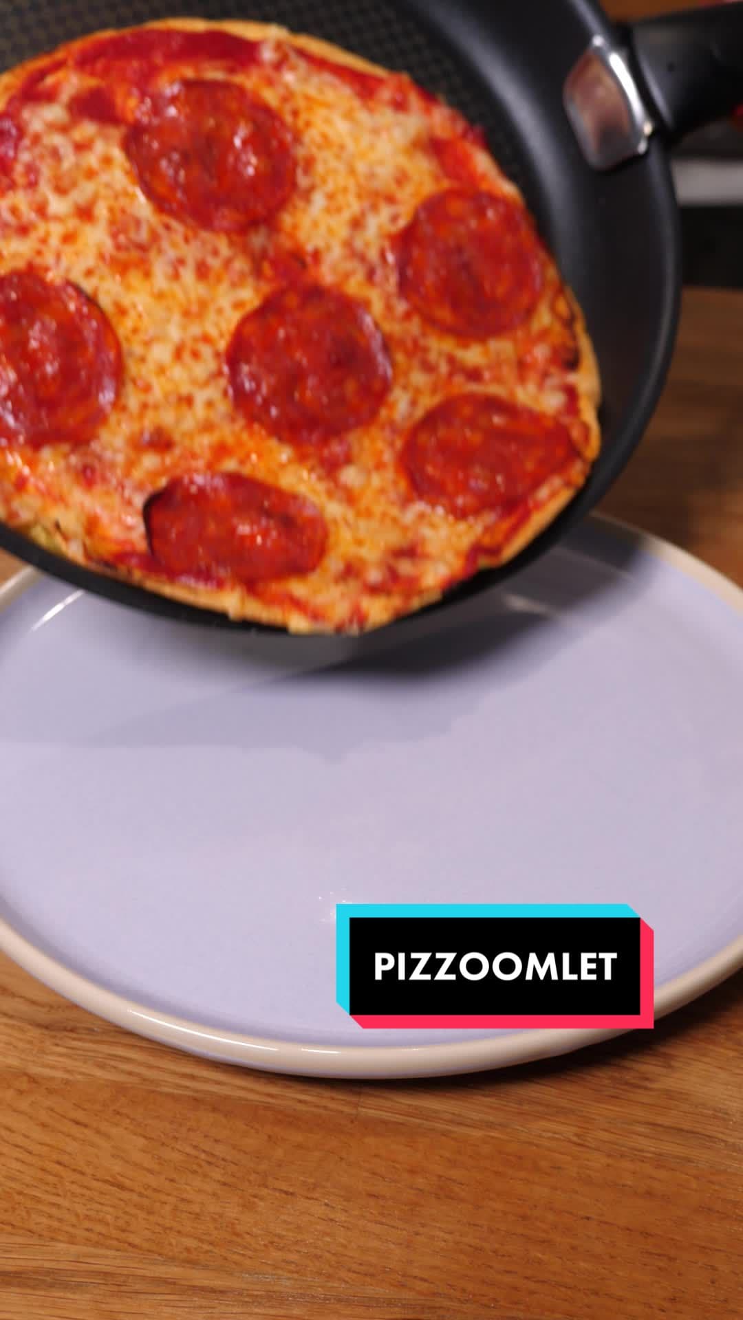 Omletowa pizza na śniadanie