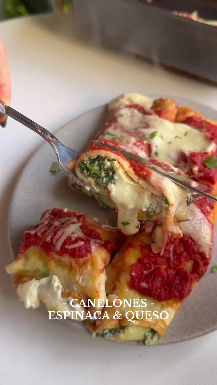 Canelones de espinaca, ricotta y queso