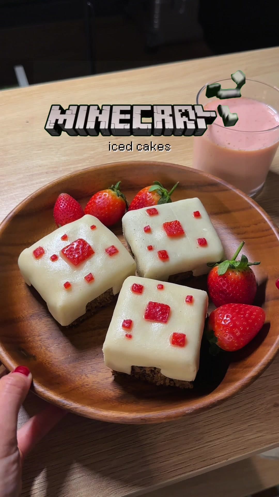 Prăjituri cu căpșuni glacée din Minecraft