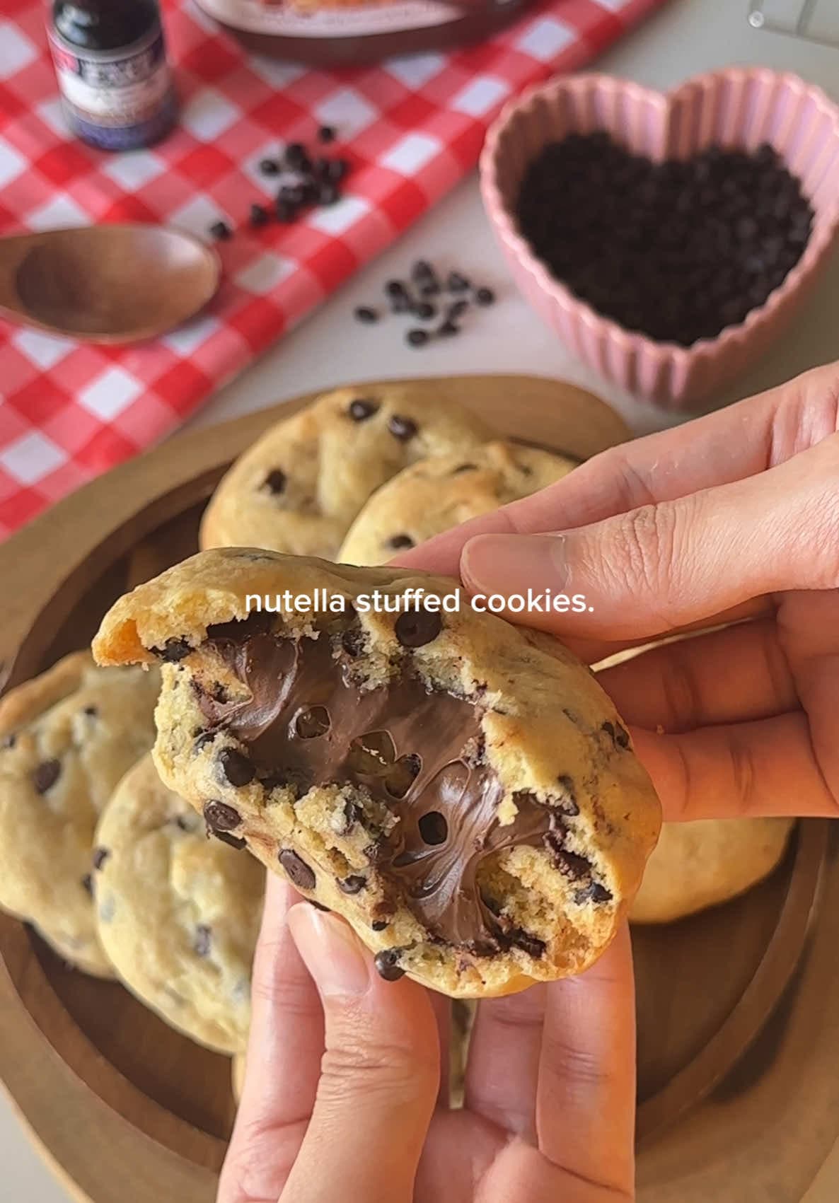 Nutella Stuffed Cookies