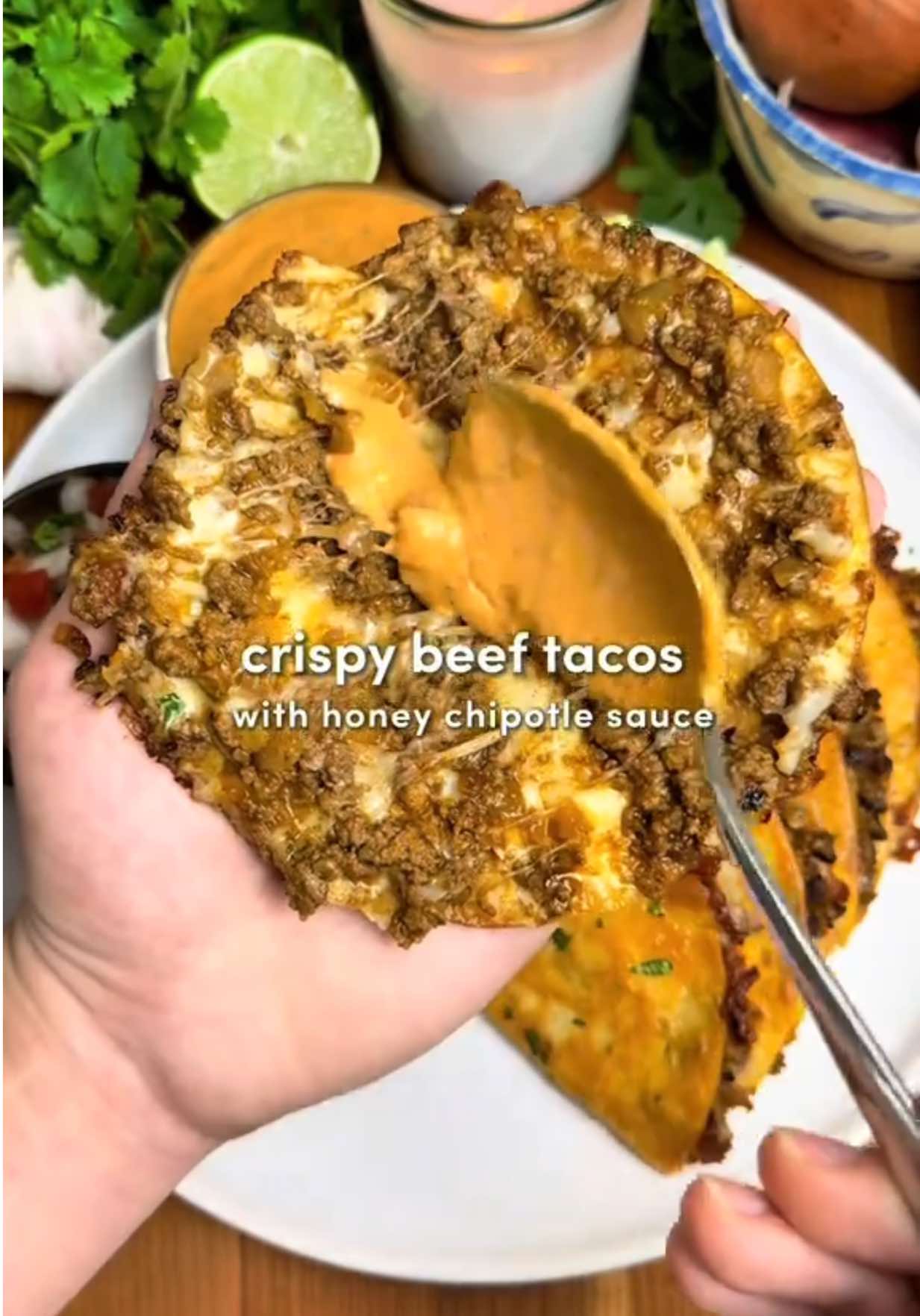 Crispy Beef Tacos met Honing-Chipotle Saus