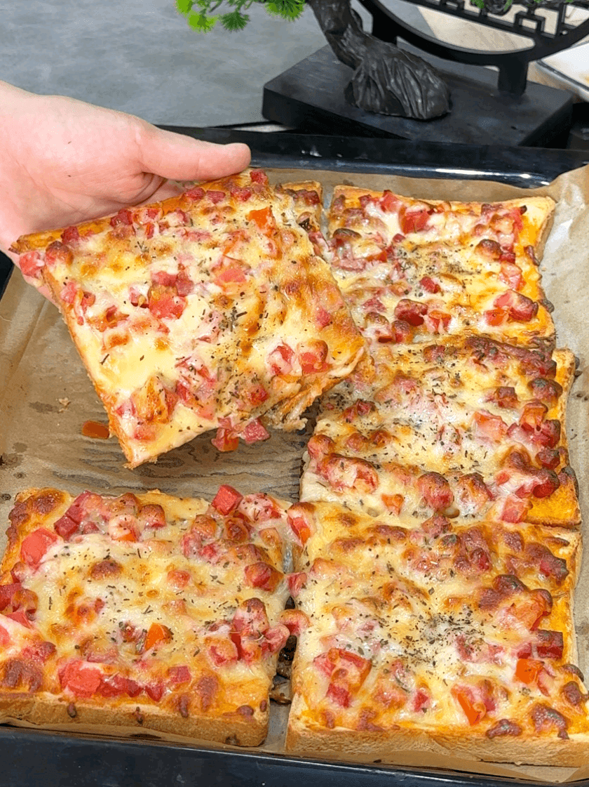 Lazy Gourmet Toast Pizza