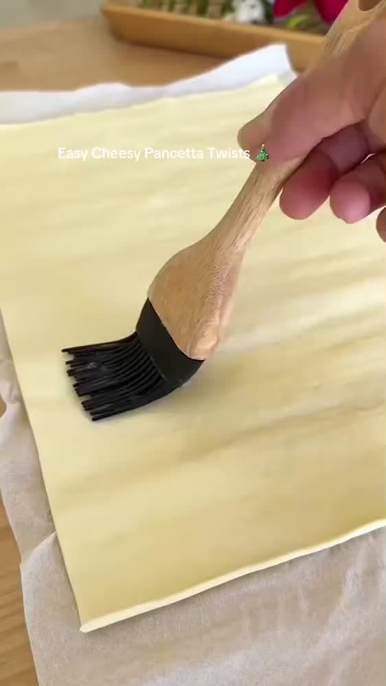 Pancetta twists
