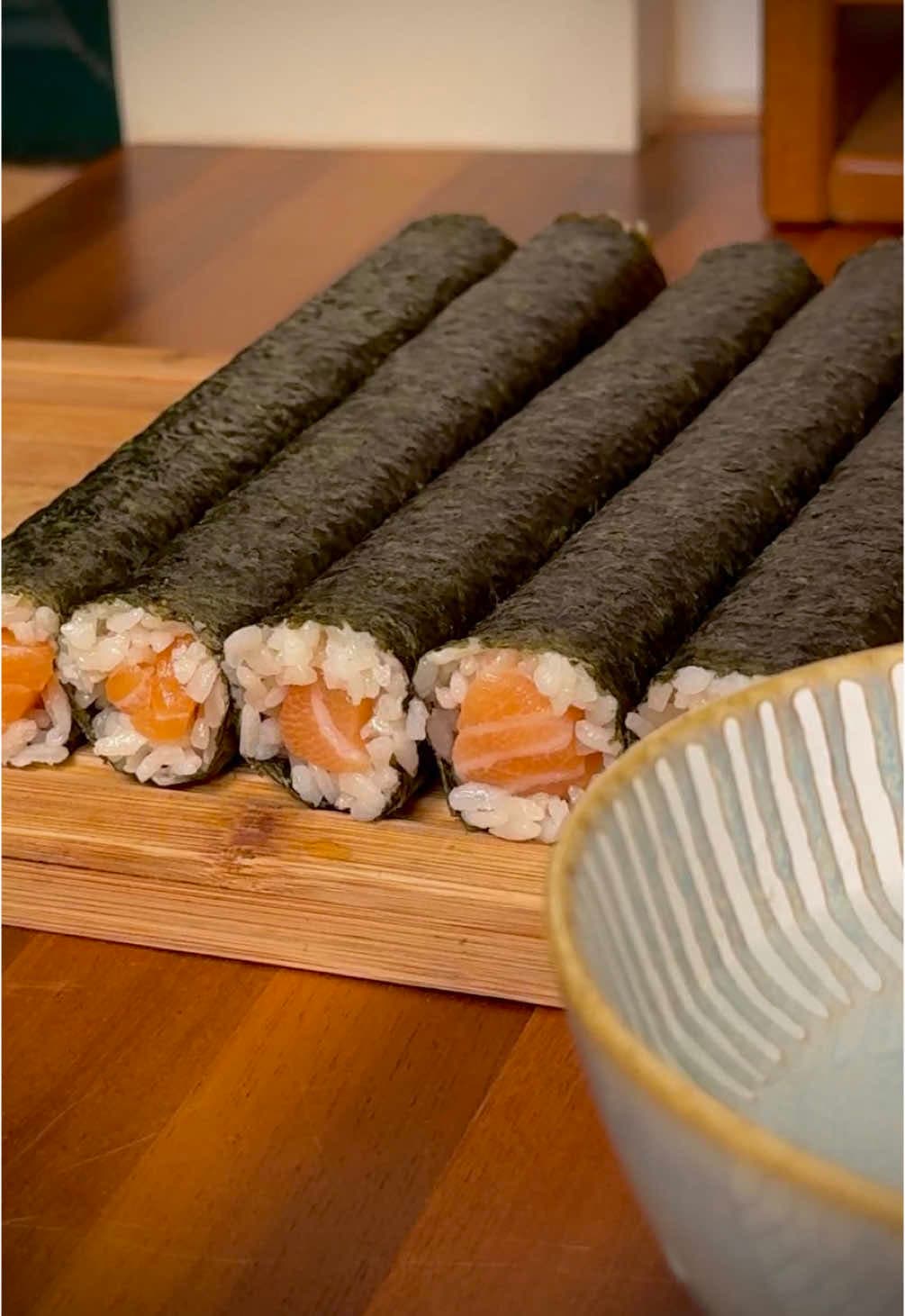 Sushi Caseiro com Salmão e Cream Cheese
