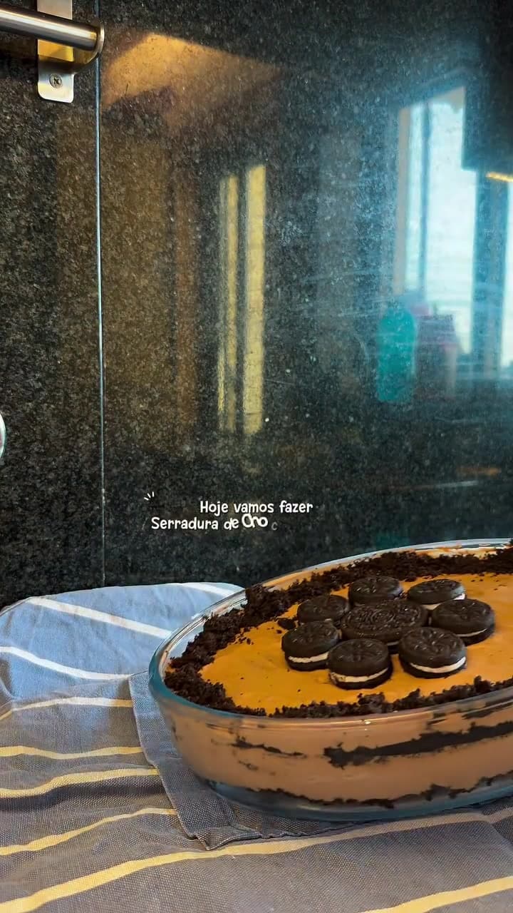 Serradura de Chocolate e Oreo