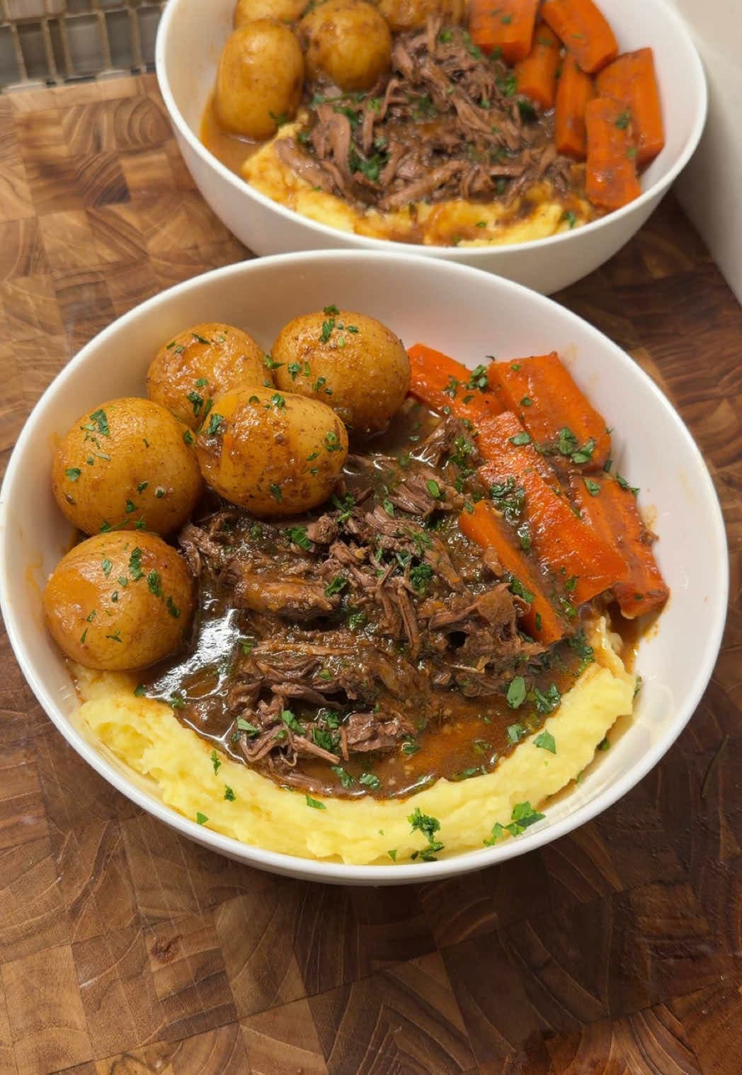 Pot Roast com Purê de Batatas e Alho
