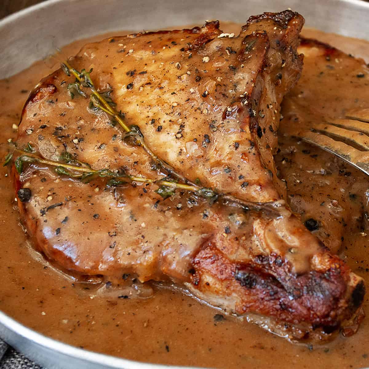 Pork Chops with Peppercorn Sauce