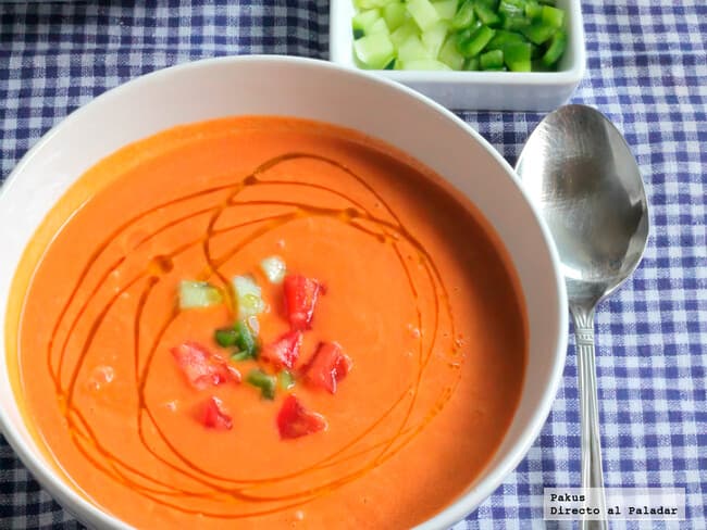 Gazpacho andaluz tradicional
